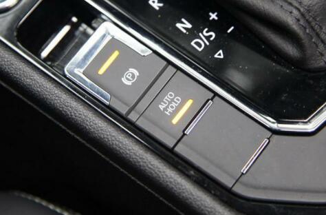 車上這3個鍵千萬別亂按，輕則事故，重則傷亡！