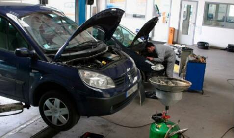 像這樣的車輛故障是無法修復(fù)的，說能修好的，