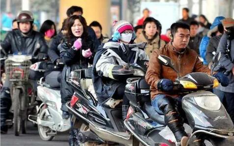 騎電動(dòng)車也要考駕照了？！明年4月正式實(shí)施，違